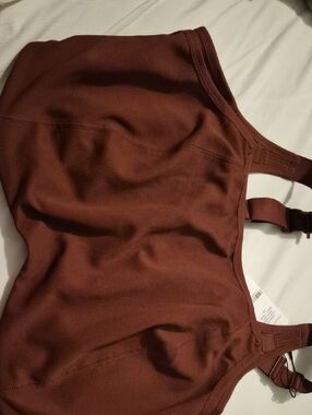 NWT Understance High Support Sports Bra in Merlot